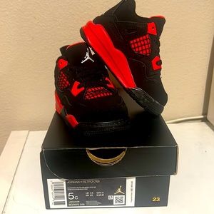 Kids Jordan 4 Retro (Black/ Red)